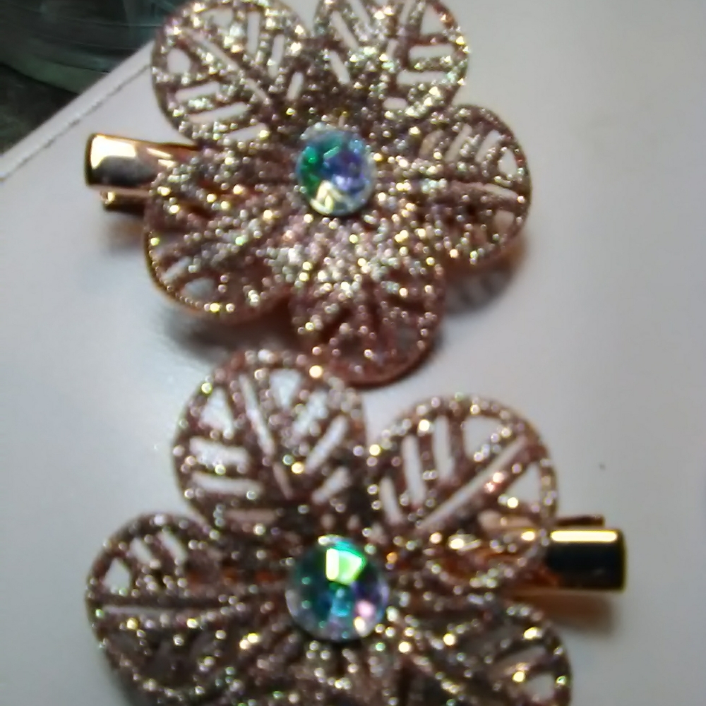 Flower clips